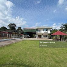 Bungalow Villa With Dusun Durian Semerah