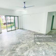 Huge Balcony Level 1 Freehold Refurbished Unit