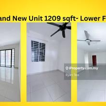 Brand New Unit Ready to Move In. Dont Miss It!