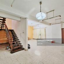Persiaran zaaba, ttdi Classic double storey house