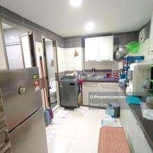 Krystal Heigth At Greenlane Renovated Furnished Freehold ( Full Loan )