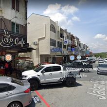 Good Location and High Exposure Rare 2 Adjoining Units Near LRT