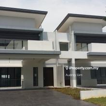 Semi-D house for Sale