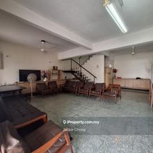 Well maintained 2 Storey Terrace House, OUG