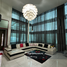 Nice Bungalow with pool beside (built in lift)