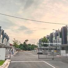 Below Market 40% - 3 Storey Endlot Terrace Bangi Vista, Kajang