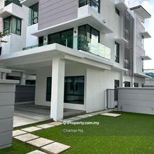 Move In Condition Corner Lot High Ceiling Serene Environment