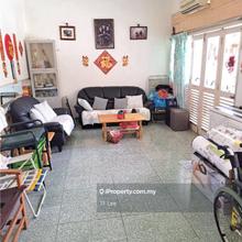 2.5 storey house 