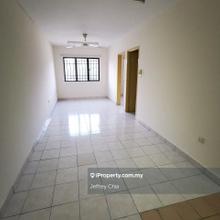 Flora Damansara non bumi high floor well kept can mark up loan low d/p