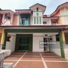 Move in condition. Kitchen fully extended. 
