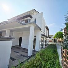 Freehold 2 storey End House Taman Putra Prima Pp6 Aquamarine Puchong