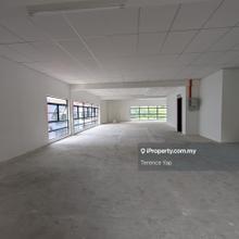 Prime Retail Space to Let