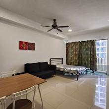 Studio unit with nearby shopping mall