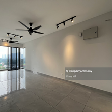 Low Floor Corner Unit Facing Facility & Genting View