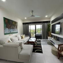 Premium D'Melor Pool View Condo With Furniture Lift In Cyberjaya