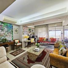 Amazing 2 units in 1 large Unit. Almost the size of a penthouse