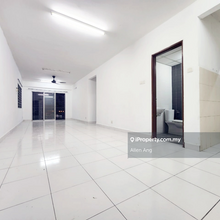 Newly Touch Up, 3 Bilik, 2 Car Park, Freehold