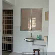 Acres Ville Apartment Corner Unit Basic Reno 1 Car Park Sungai Ara
