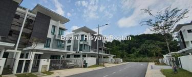 Semi-D house for Sale 1