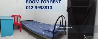 Rooms for Rent in Puchong Perdana Walk to LRT, Puchong 1
