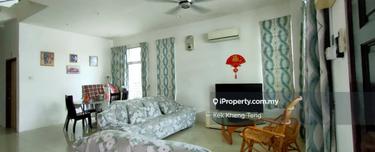 Spacious and Long Carporch ! 1