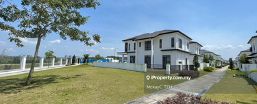 Norton garden eco grandeur bungalow corner lot for sale 1
