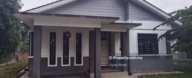 Rumah banglo kampung jambu merah melor 1