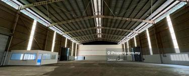 Factory space for rent with overhead crane in Bukit Kemuning 1