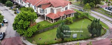 Corner Lot Big Land House at Bukit Jelutong extra land Fully renovated 1