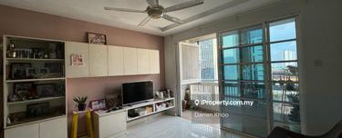 Mid Floor Nicely Renovated Good Condition Facing South East 1