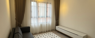 Ready to move in high floor  1