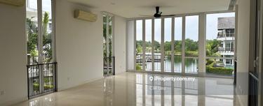 Emerald Bay Bungalow with Pool 1