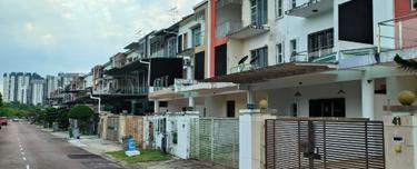 Bina Park @ Bandar Seri Alam 2.5 Storey Terrace House 26x70sqft 1