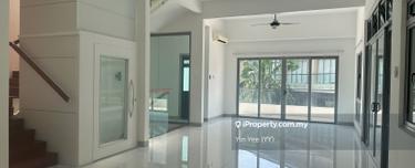 3-Storey Villa with Private Lift For Sale  1