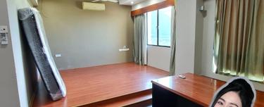 Spacious renovated unit rare in market 1