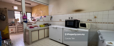 Freehold Mature & Prime Location  1