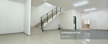 Bangi Avenue House for Sale, Freehold, 4 Room 4 Bath, Gated Guarded 1