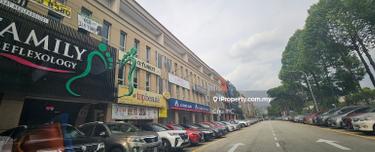 4storey Shop with lift For rent Kota Damansara mainroad 1
