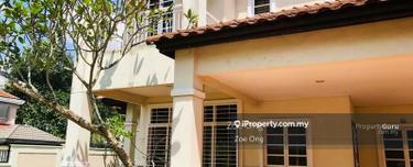 Corner unit , good for own reno , near green 1