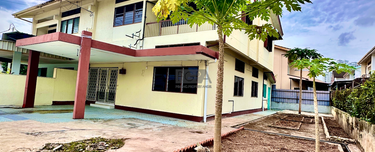A Double-Storey Semi-D in Island Park, Greenlane 1