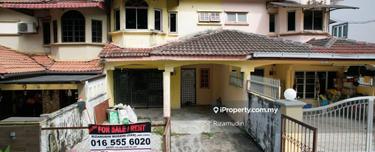 Spacious family home in taman desa serdang facing secondary school 1