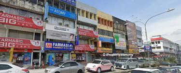 Ground and first floor for rent. Facing main road, near to banks, ucsi 1