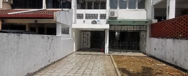 Taman Desa Long Driveway  1