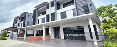 Nice Environment Freehold 2.5 Storey Semi D Bromelia Bukit Puchong 1