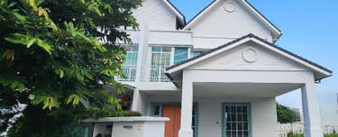 Tropika-Elizabeth Falls Semi-D With Basement  1