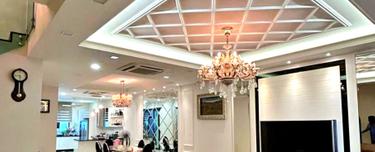 Ambang botanic 2, A Modern Elegance In A Spacious Multi Level Home 1
