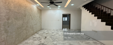 Fully Extended & Renovated ! Photo shown as Actual Unit !  1