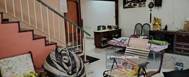 Endlot unit For Sale: Double Storey House in Taman Kepong 1