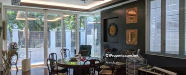 Big corner 3 sty Bungalow hse rm3.5 mil only 1