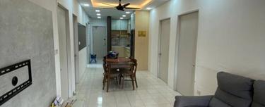 Ready move in, walking distance to lrt 1